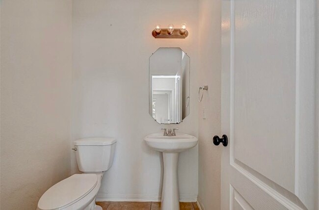 Building Photo - 11 Sagamore Ridge Pl