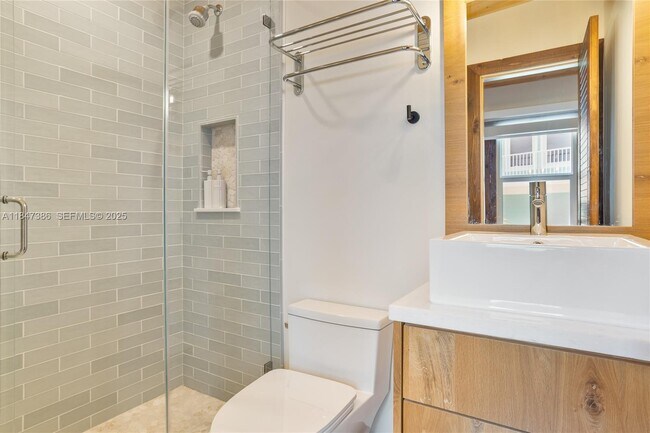 Building Photo - 235 Tavernier Dr