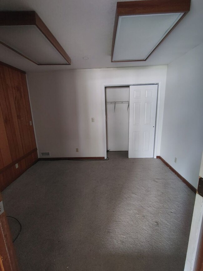 Building Photo - 1175 Mt Vernon Rd