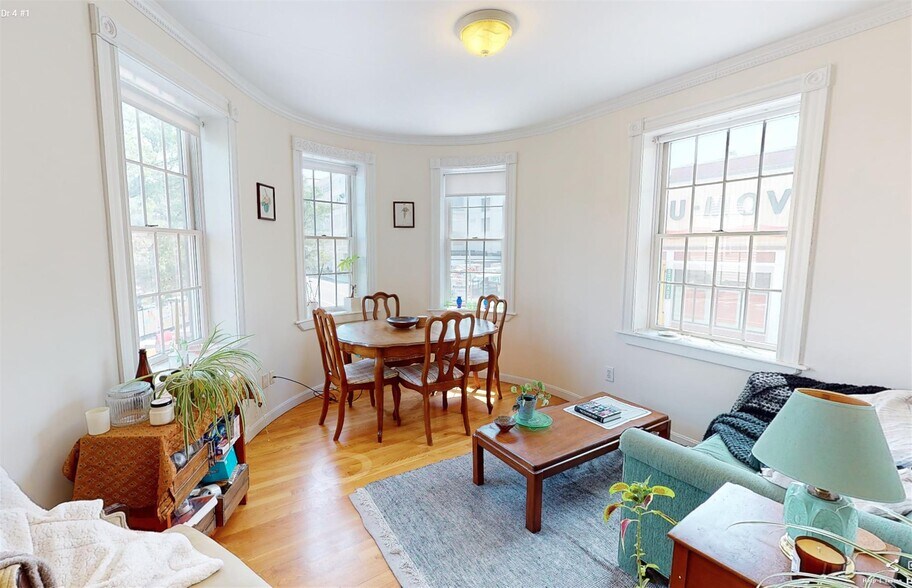 Building Photo - 5 Bishop Allen Dr