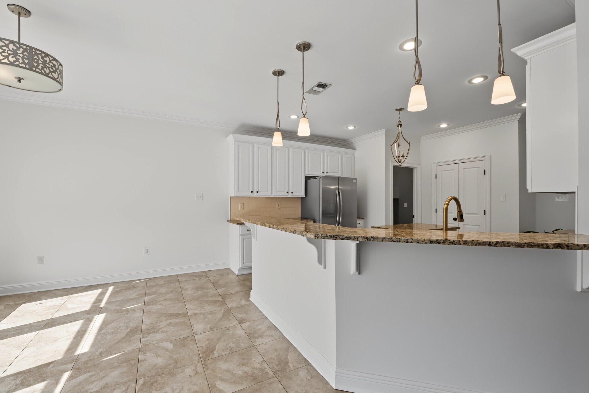 Building Photo - 404 Golden Leaf Ct