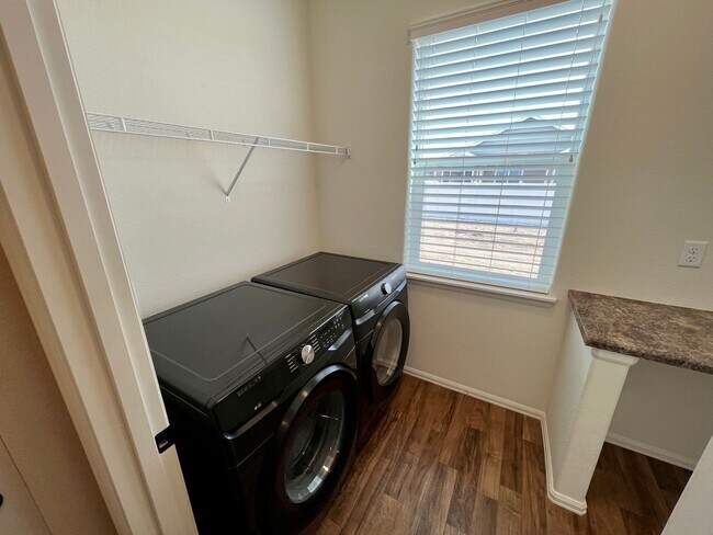 Building Photo - 1110 Tur St