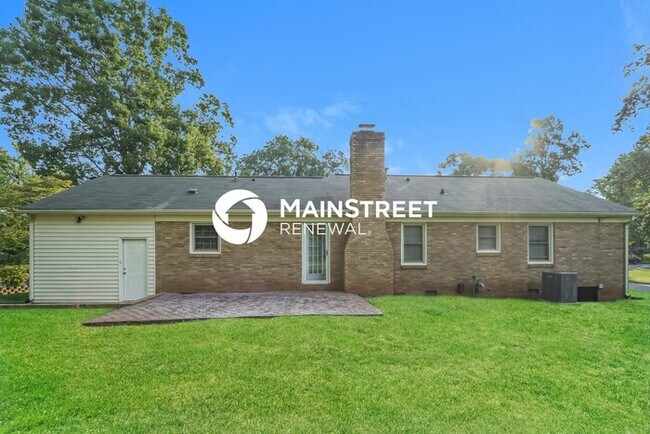Building Photo - 3 Bedroom Pet-Friendly Home in Gastonia, NC with Main Street Renewal