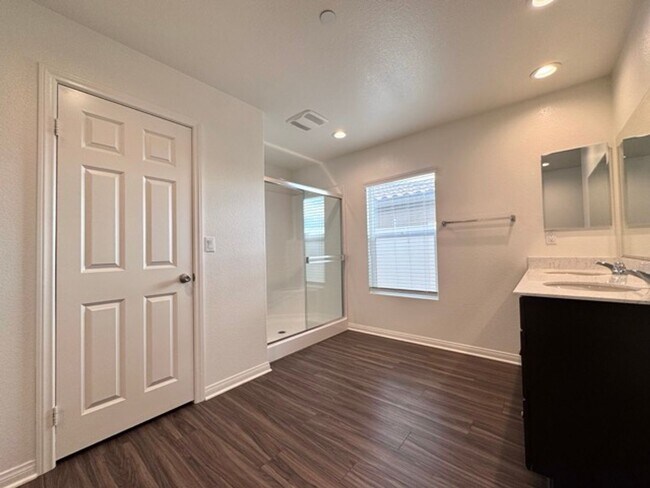 Building Photo - Newly built 4 bedroom Winchester home for ...