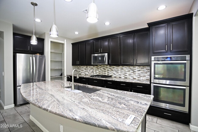 Building Photo - 4116 S Greythorne Way