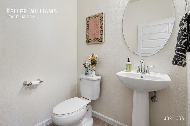 Building Photo - 1539 Spring Water Pt