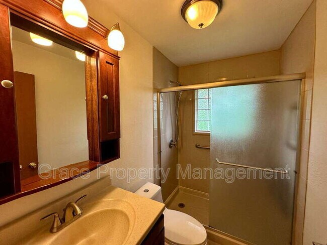 Building Photo - 852 S Quail Way