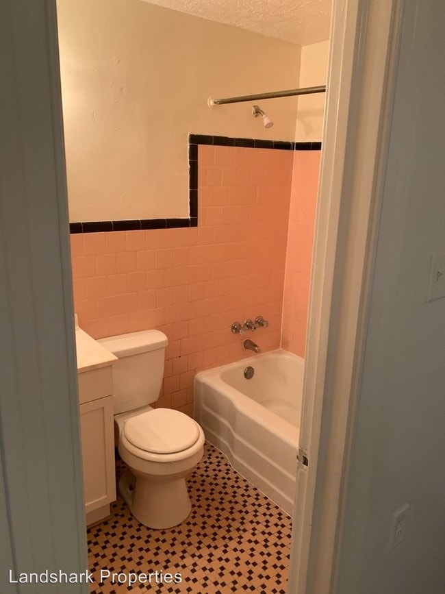 Building Photo - 1826 Clements Ave