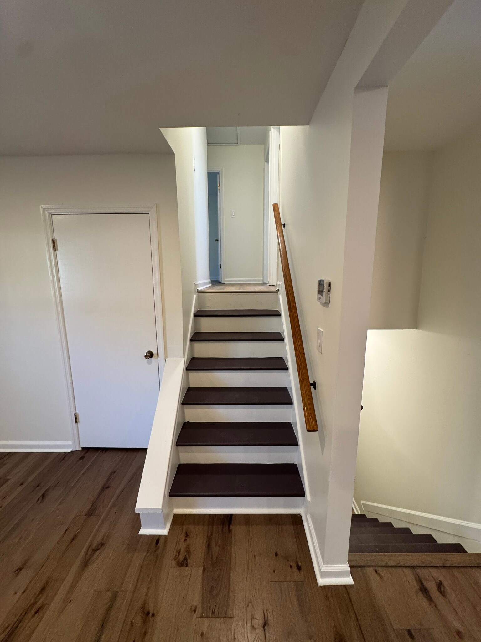 Building Photo - 114 Woodglen Dr