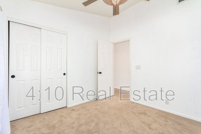 Building Photo - 31205 N 45th St