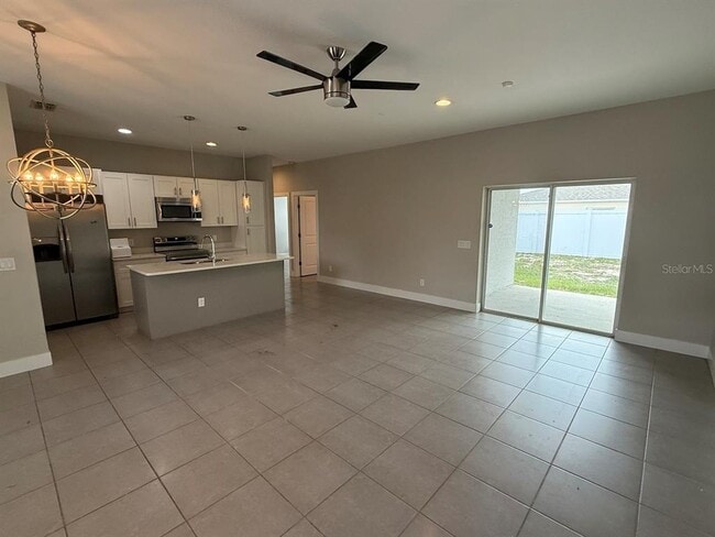 Building Photo - 105 Zinnia Ln