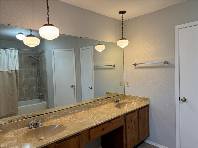 Building Photo - 11715 Birchbark Trail