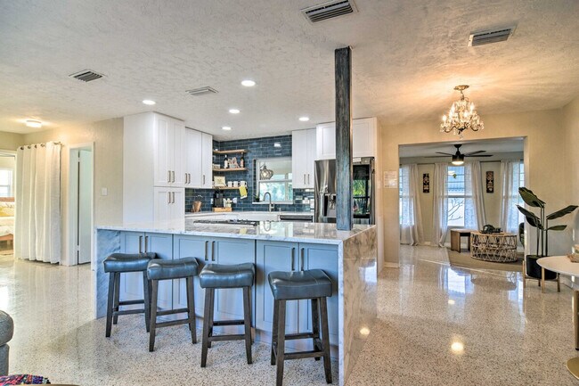 Building Photo - 11548 62nd Ave N