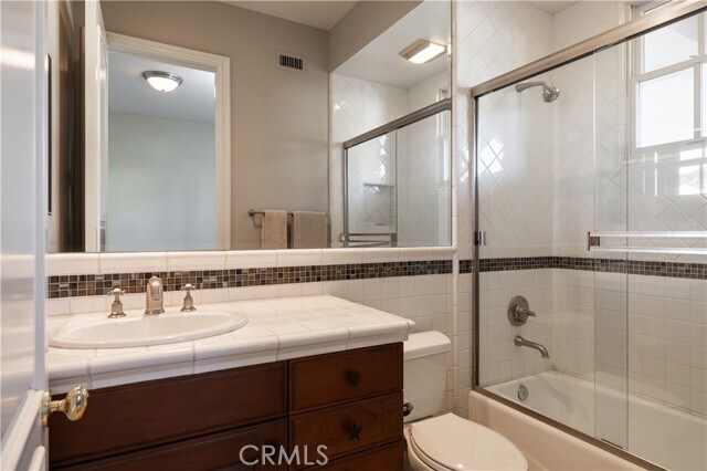 Building Photo - 23 Gleneagles Dr