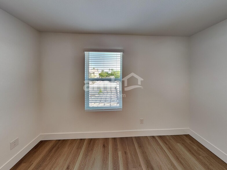 Building Photo - 9555 Harkes Dr