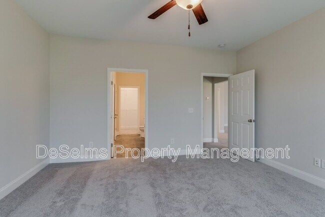 Building Photo - 139 Crabourne Dr