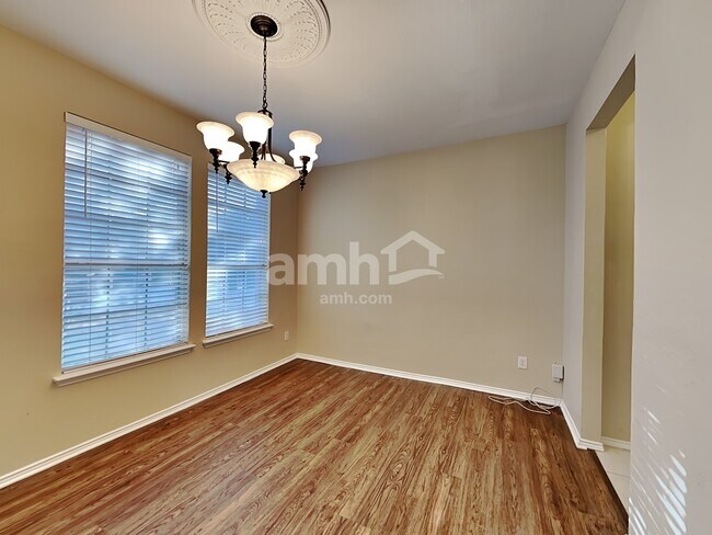 Building Photo - 3841 Chimney Rock Dr