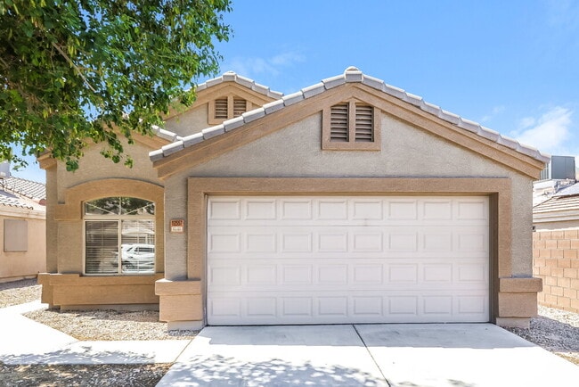 Building Photo - 12557 W Mandalay Ln