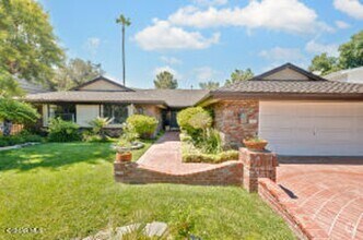 Building Photo - Perfect Entertaining Family Home with Larg...