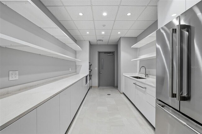 Building Photo - 400 Central Ave