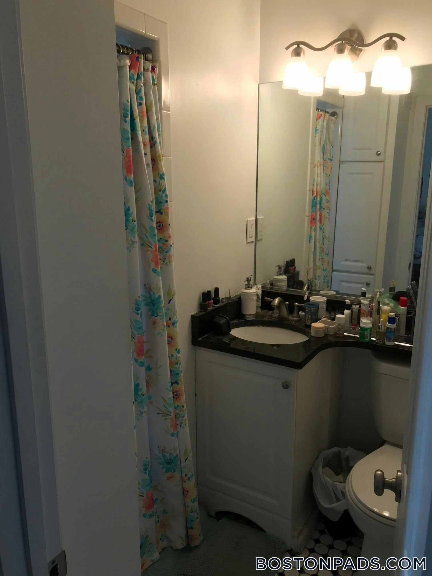 Building Photo - 64 Hemenway St