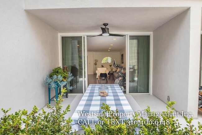 Building Photo - Amazing Location in Santa Monica 2BD/2BA