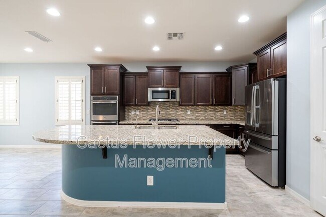 Building Photo - 3943 E Ficus Way