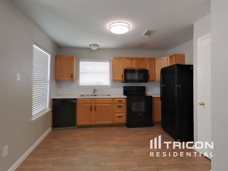 Building Photo - 5029 Hauna Ln