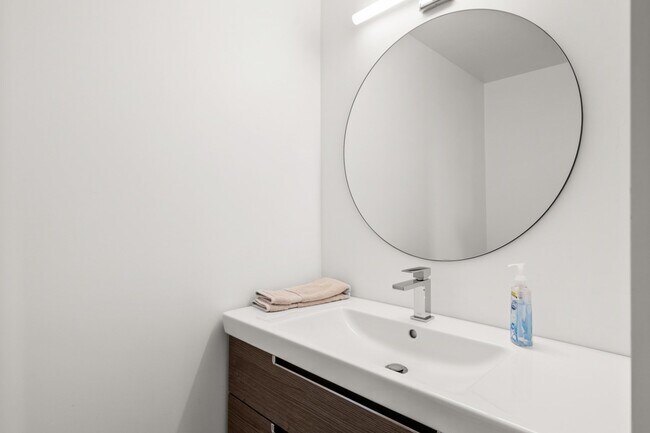 Building Photo - 48674 Vista Viejo Dr