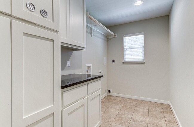 Building Photo - 7305 W Rim Dr
