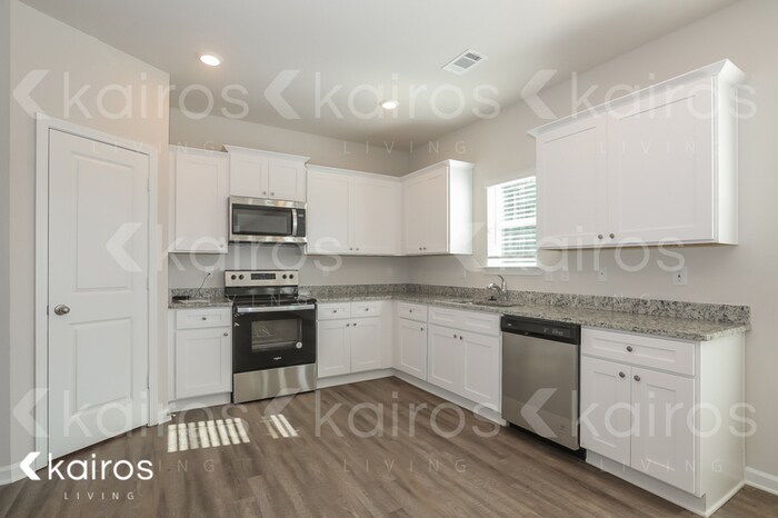 Building Photo - 3529 Bridgewood Dr