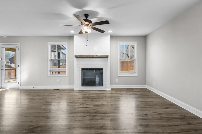 Building Photo - 1176 Elizabeth Ln