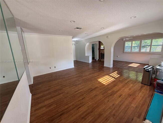 Building Photo - 6160 SW 188th Ave