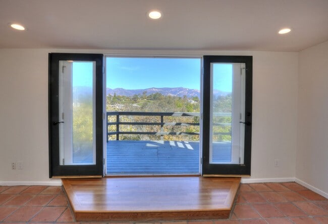 Building Photo - Peaceful Hope Ranch Living