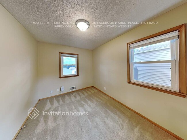 Building Photo - 6616 5th Ave S