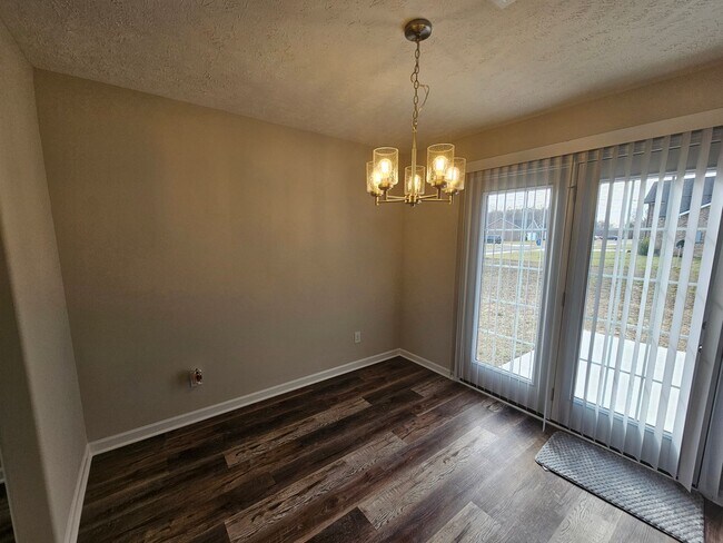 Building Photo - Beautiful Home in Newer Manchester Neighborhood