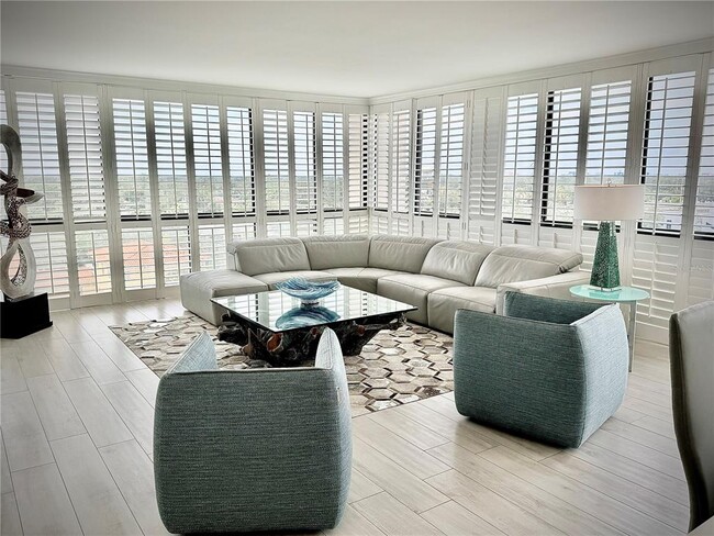 Building Photo - 3301 Bayshore Blvd