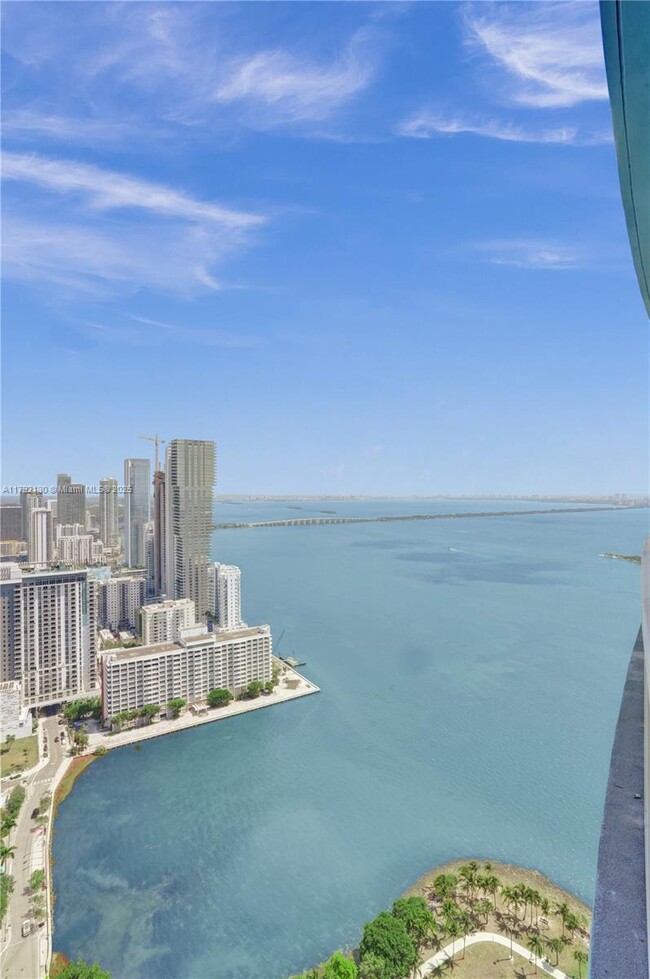 Building Photo - 1900 N Bayshore Dr