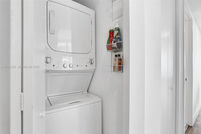 Building Photo - 1300 S Miami Ave