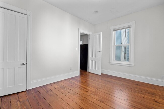 Building Photo - 394 Gregory St