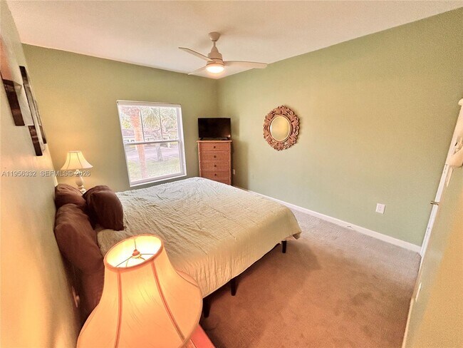 Building Photo - 5050 Fairways Cir