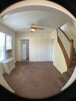 Building Photo - 307 W 8th St