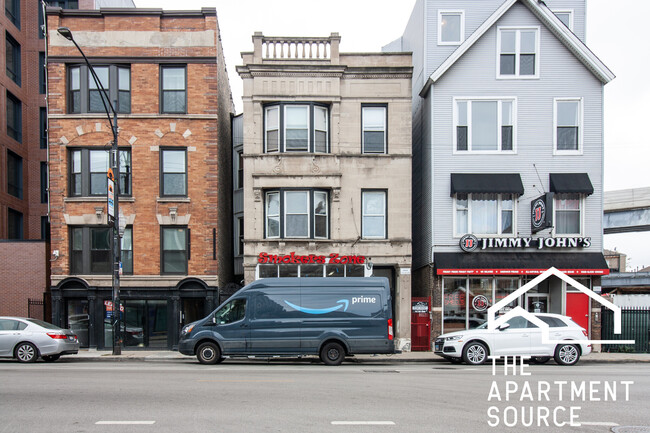 Building Photo - 3326 N Clark St