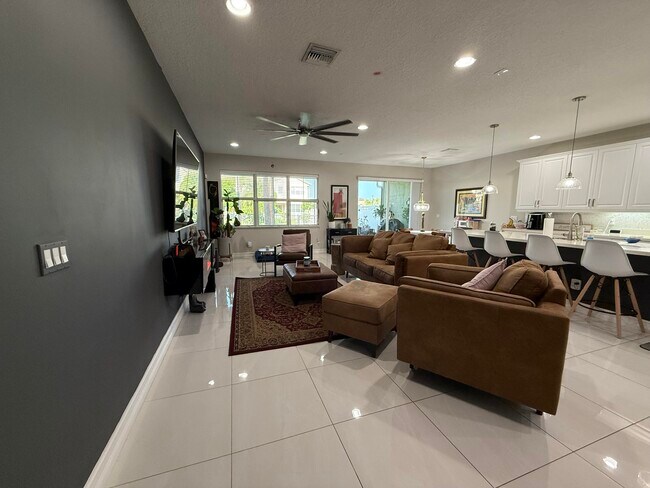 Building Photo - 56 Sabal Ct