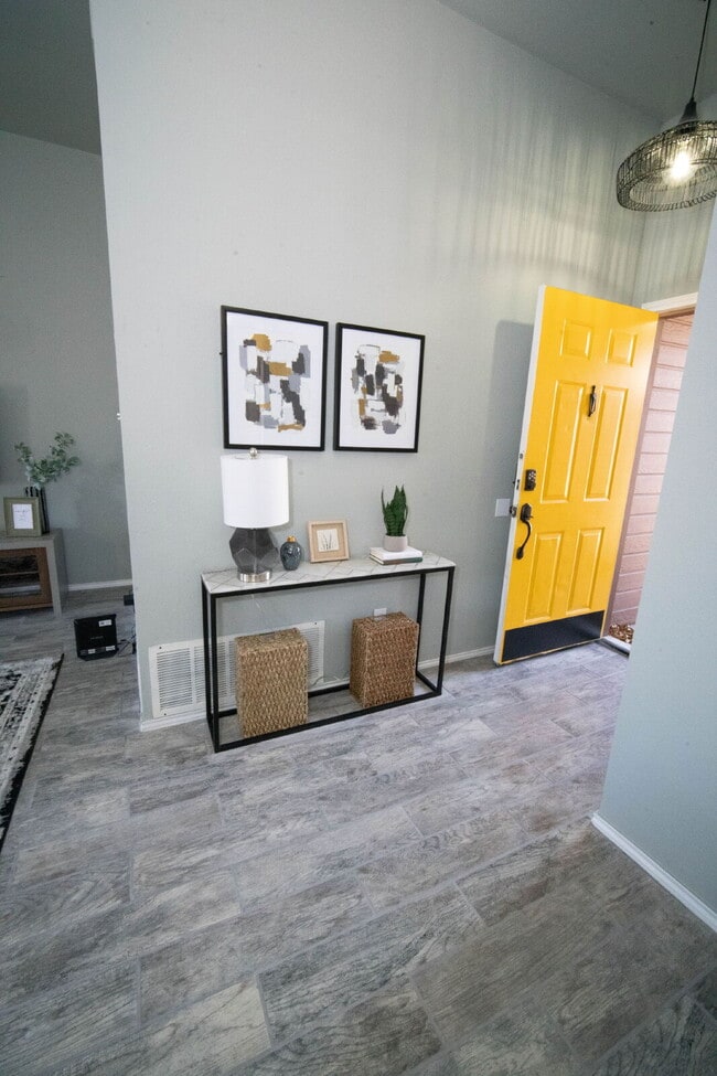 Building Photo - 2607 Rampart Loop