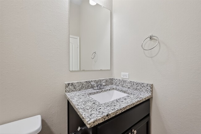 Building Photo - 151 Scenic Hills Ct