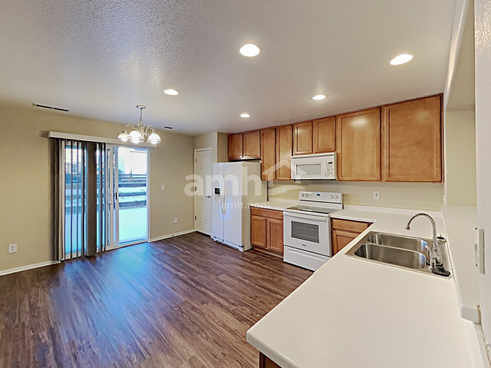 Building Photo - 810 Sunrise Dr