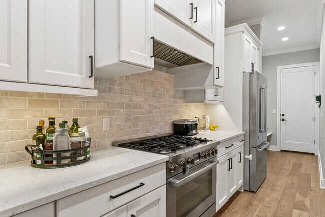 Building Photo - 3314 W Villa Rosa St