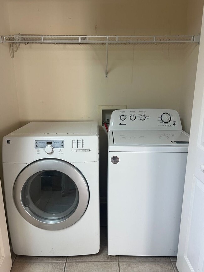 Building Photo - 281 Old Bridge Dr