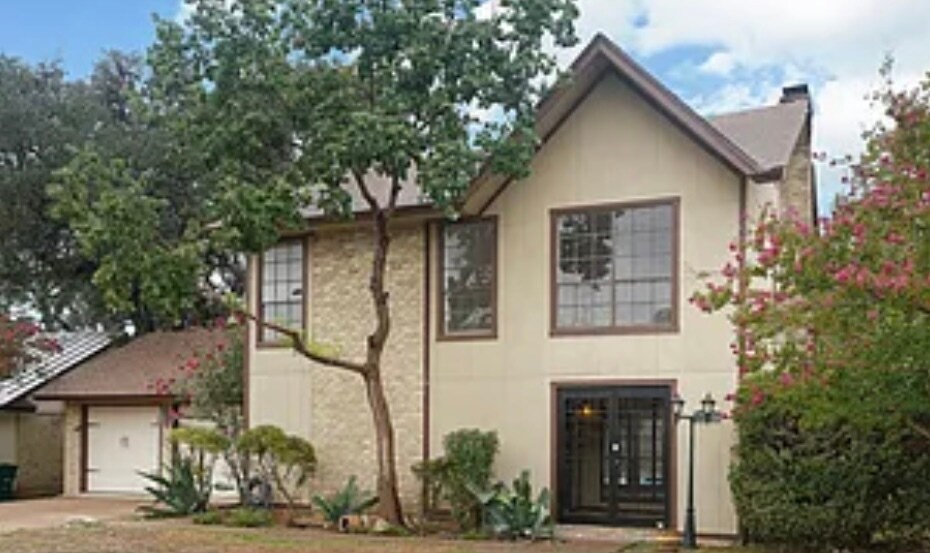 Building Photo - 14105 Broken Tree St